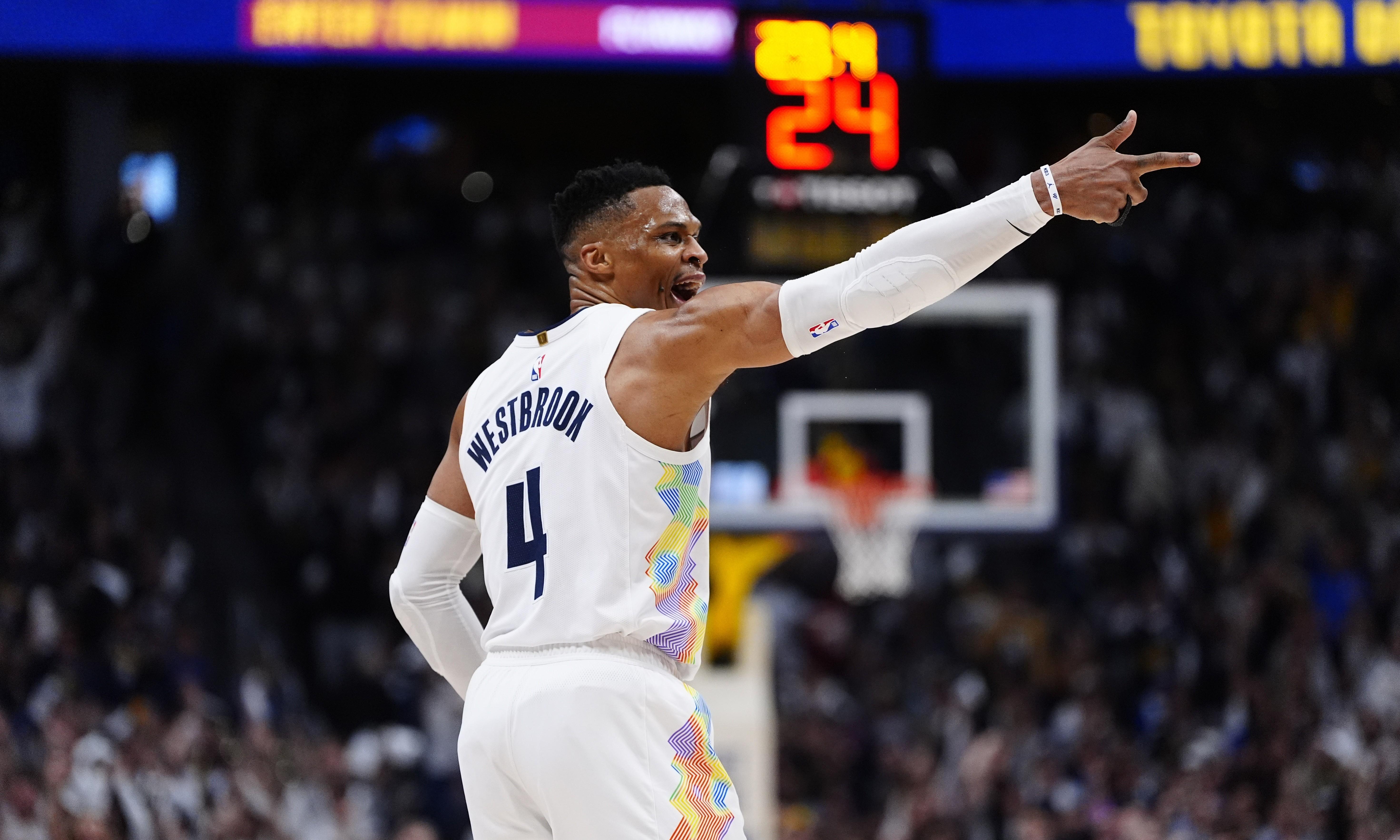 包含今夜体能课后；洛杉矶快船手感冰凉备战NBA季后赛；引发热议；控场能力受关注的词条-开云体育